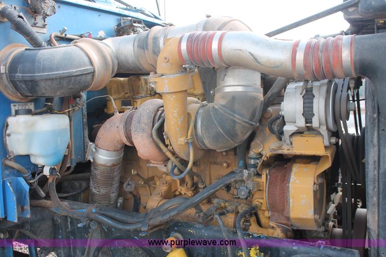 image for item H5866 1997 Peterbilt 379 semi truck