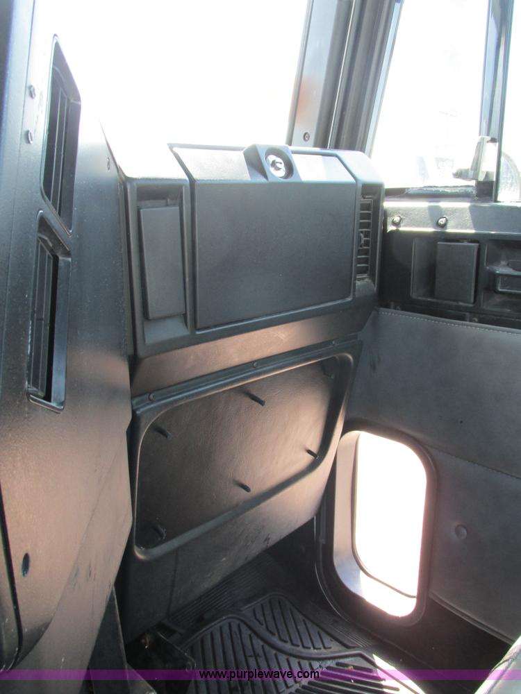 image for item H7556 1997 Freightliner FLD semi truck