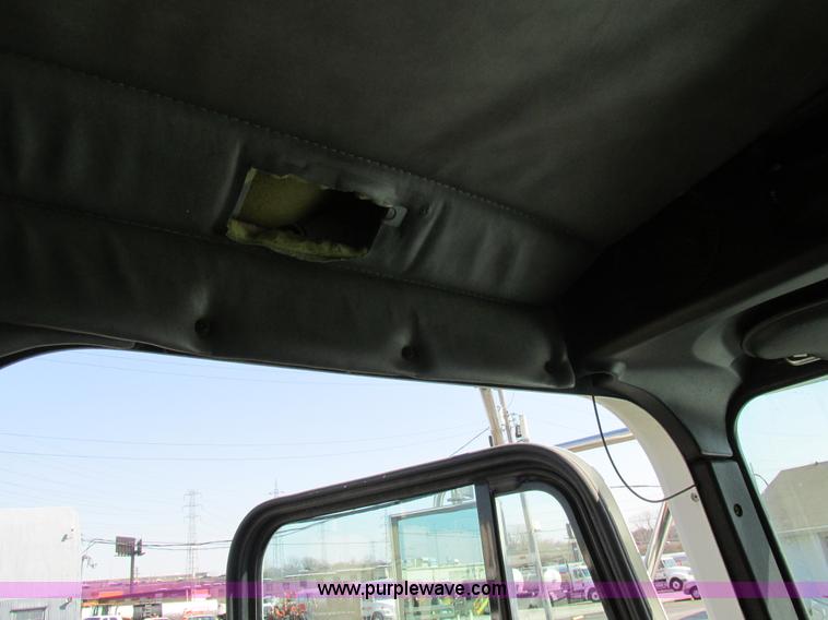 image for item H7556 1997 Freightliner FLD semi truck