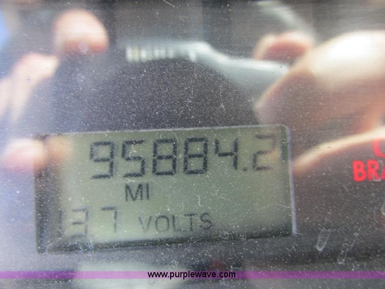 image for item H7557 2003 Freightliner Columbia semi truck