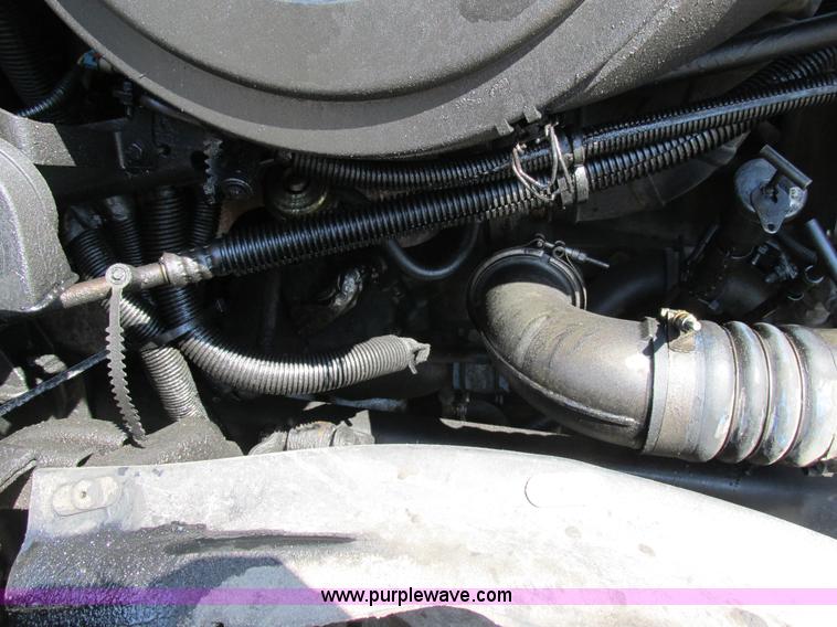 image for item H7557 2003 Freightliner Columbia semi truck