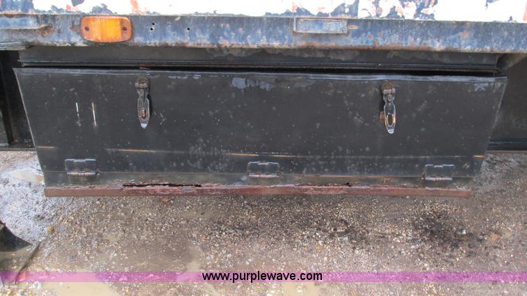 image for item I3072 1985 Transcraft DTL22-45 drop deck trailer