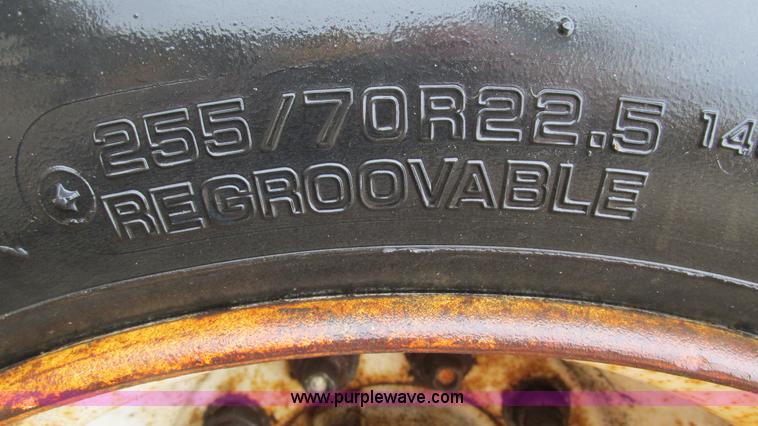 image for item I3072 1985 Transcraft DTL22-45 drop deck trailer