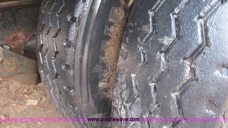 image for item I3072 1985 Transcraft DTL22-45 drop deck trailer