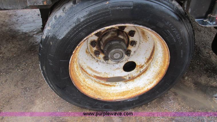 image for item I3072 1985 Transcraft DTL22-45 drop deck trailer