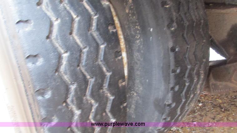 image for item I3072 1985 Transcraft DTL22-45 drop deck trailer