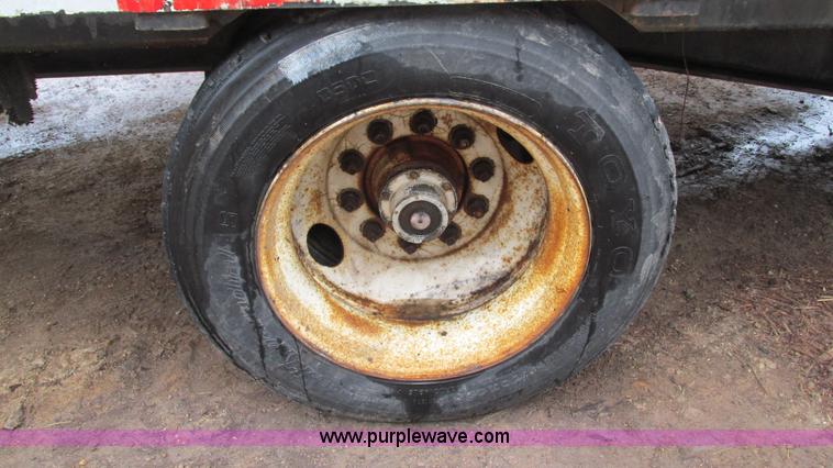 image for item I3072 1985 Transcraft DTL22-45 drop deck trailer