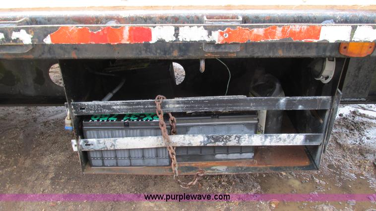 image for item I3072 1985 Transcraft DTL22-45 drop deck trailer