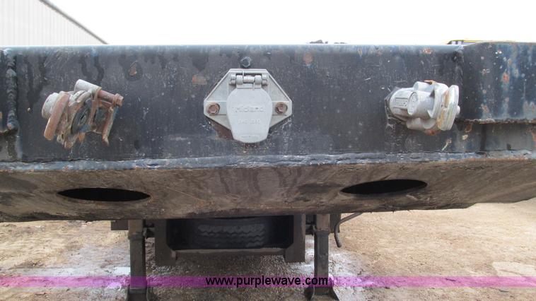 image for item I3072 1985 Transcraft DTL22-45 drop deck trailer