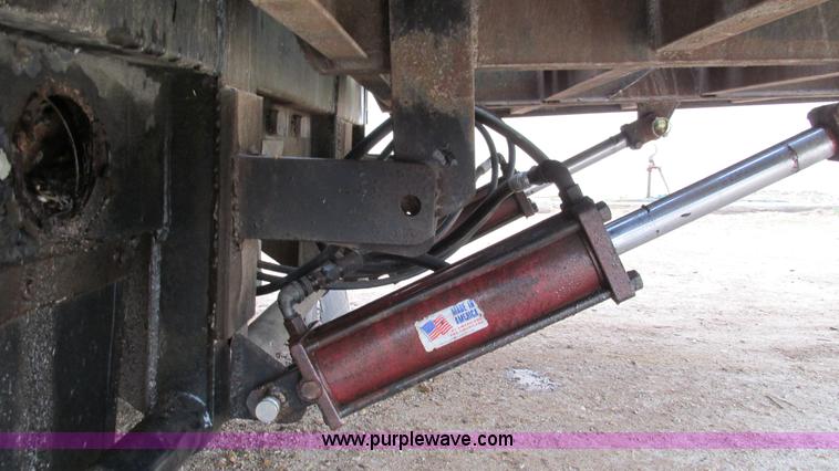 image for item I3072 1985 Transcraft DTL22-45 drop deck trailer