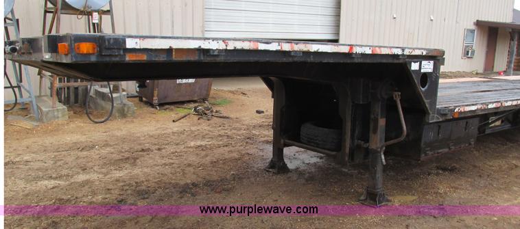 image for item I3072 1985 Transcraft DTL22-45 drop deck trailer