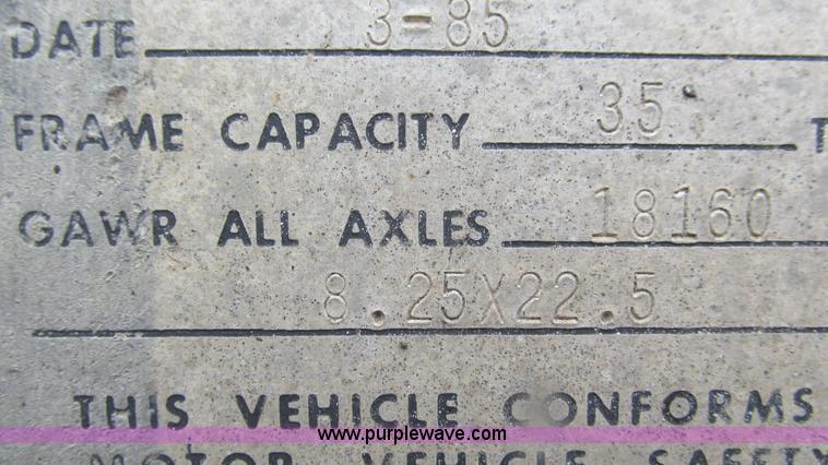 image for item I3072 1985 Transcraft DTL22-45 drop deck trailer