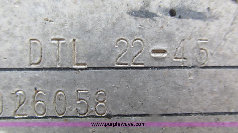 image for item I3072 1985 Transcraft DTL22-45 drop deck trailer