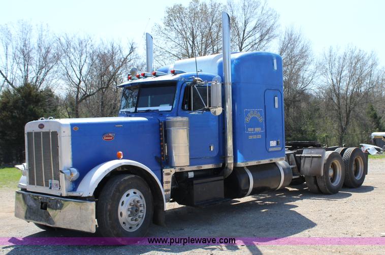 image for item J2258 1990 Peterbilt 379 semi truck