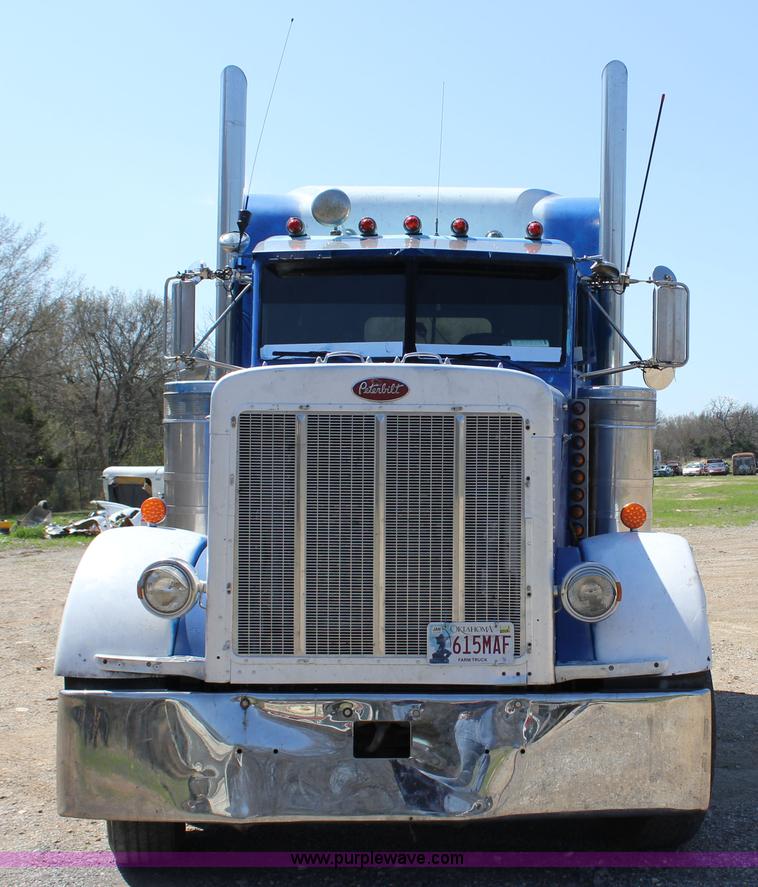 image for item J2258 1990 Peterbilt 379 semi truck