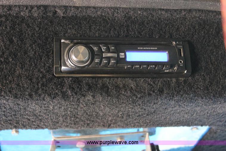 image for item J2258 1990 Peterbilt 379 semi truck