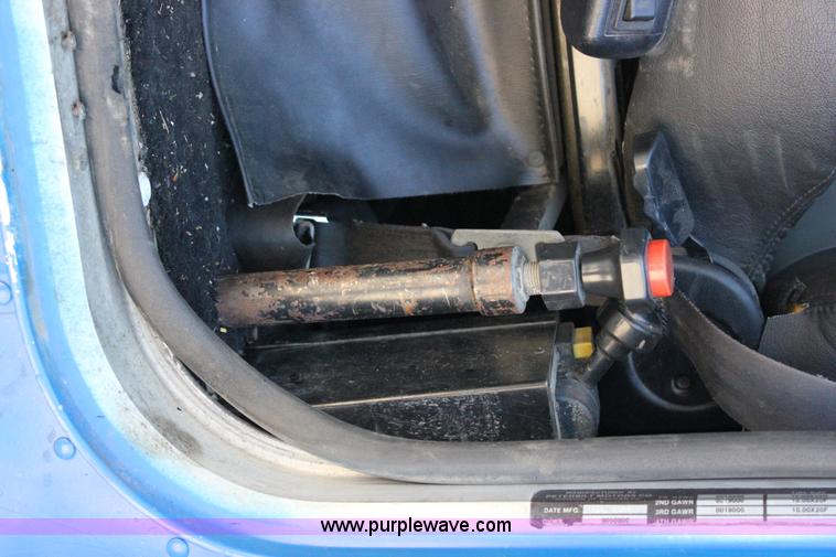 image for item J2258 1990 Peterbilt 379 semi truck