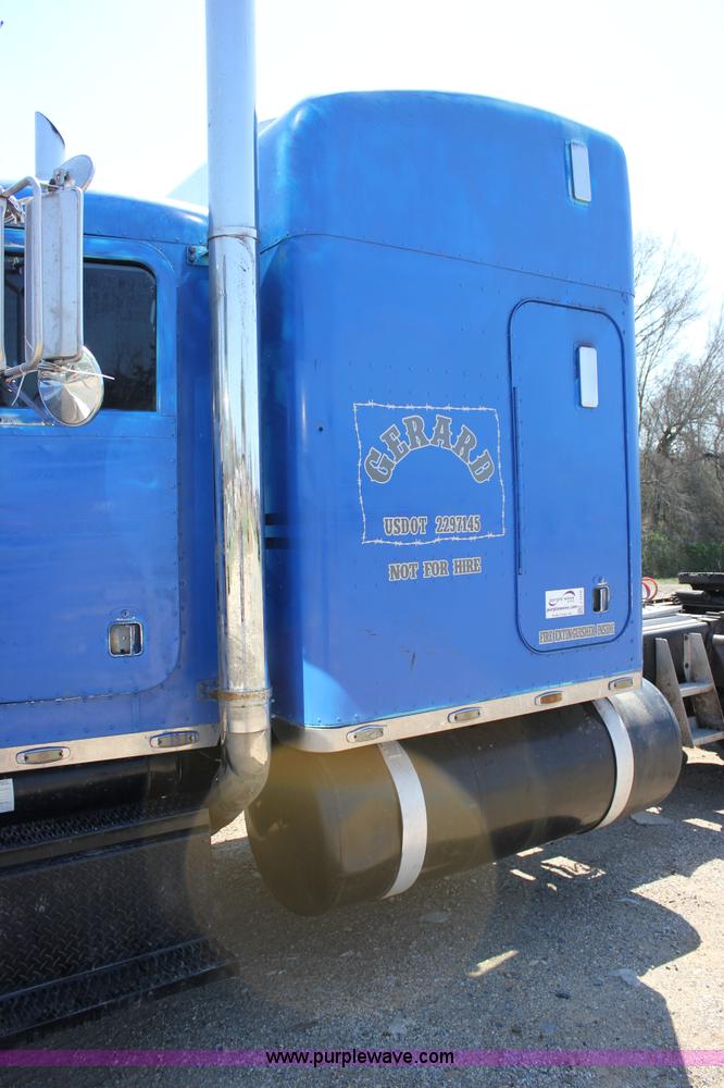 image for item J2258 1990 Peterbilt 379 semi truck