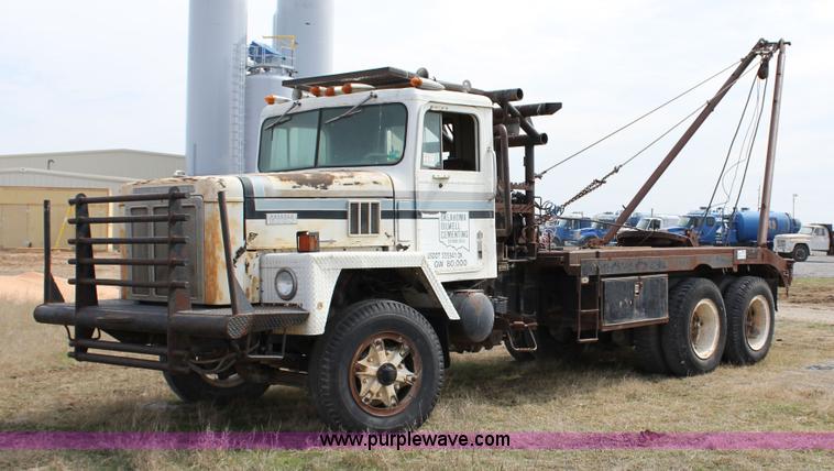 image for item J2263 1978 International 1840 winch truck