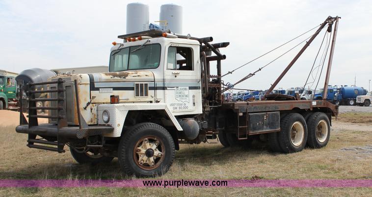 image for item J2263 1978 International 1840 winch truck