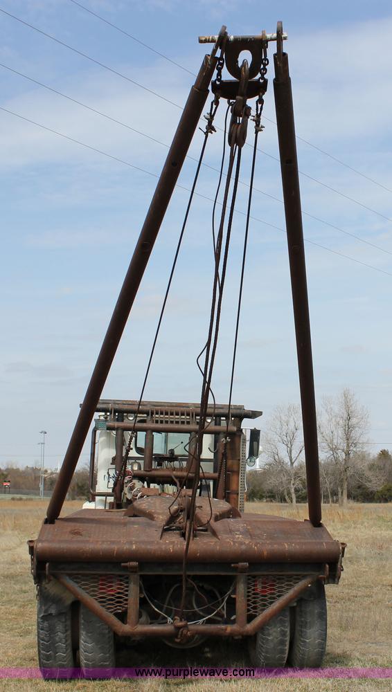 image for item J2263 1978 International 1840 winch truck