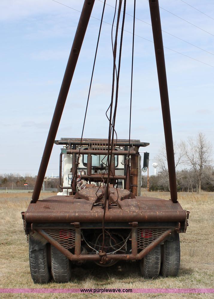 image for item J2263 1978 International 1840 winch truck