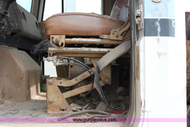 image for item J2263 1978 International 1840 winch truck