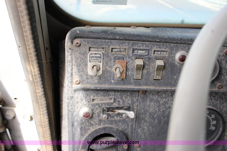 image for item J2263 1978 International 1840 winch truck