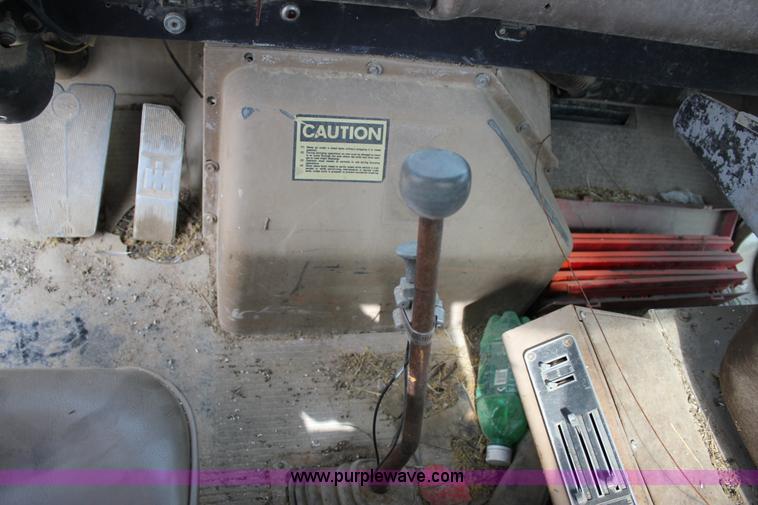 image for item J2263 1978 International 1840 winch truck