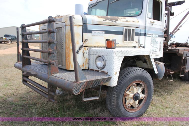 image for item J2263 1978 International 1840 winch truck