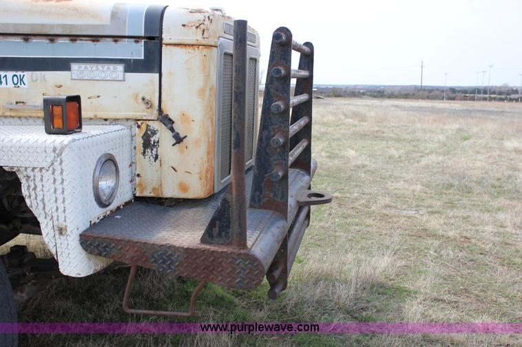 image for item J2263 1978 International 1840 winch truck