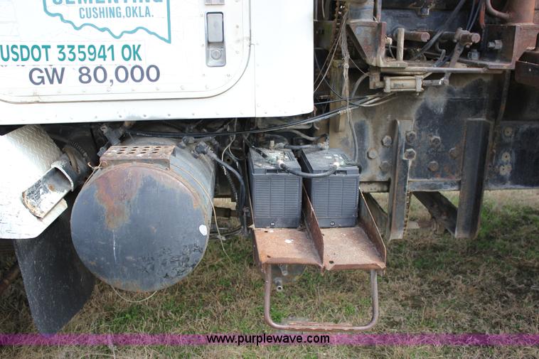 image for item J2263 1978 International 1840 winch truck