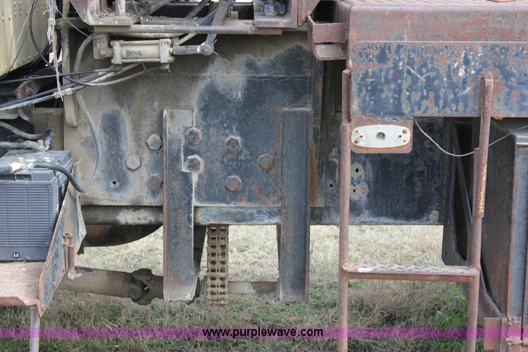 image for item J2263 1978 International 1840 winch truck