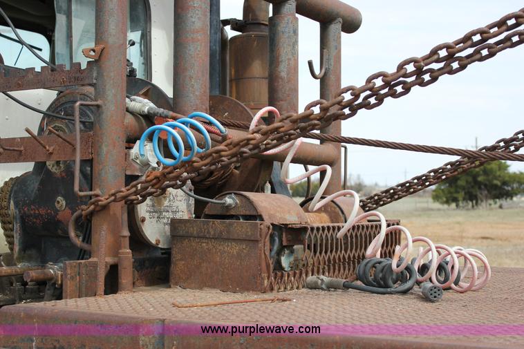 image for item J2263 1978 International 1840 winch truck