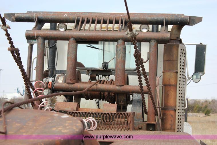 image for item J2263 1978 International 1840 winch truck