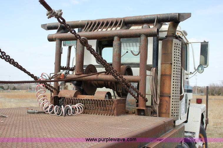 image for item J2263 1978 International 1840 winch truck