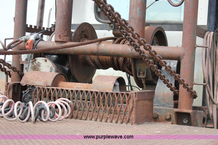 image for item J2263 1978 International 1840 winch truck