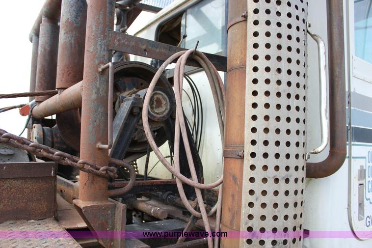 image for item J2263 1978 International 1840 winch truck