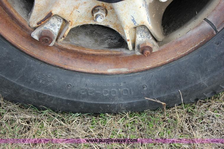 image for item J2263 1978 International 1840 winch truck