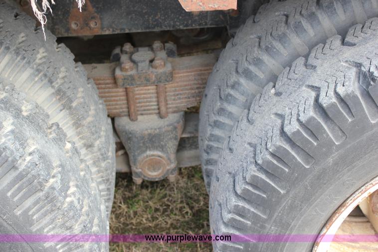 image for item J2263 1978 International 1840 winch truck