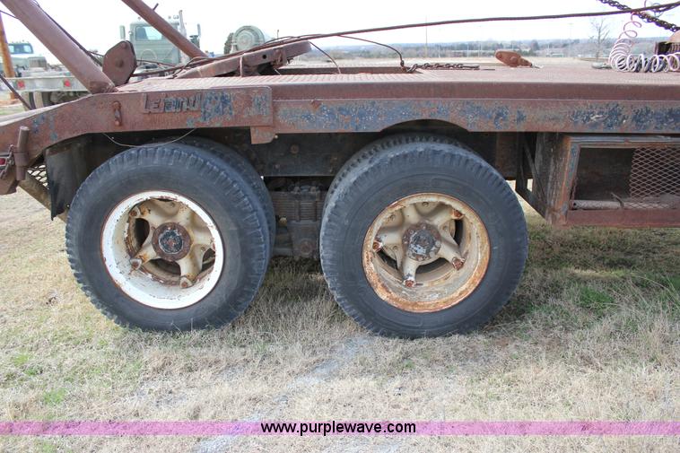 image for item J2263 1978 International 1840 winch truck
