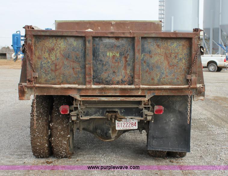 image for item J2269 1972 Ford 600 dump truck