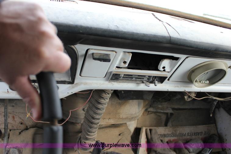 image for item J2269 1972 Ford 600 dump truck