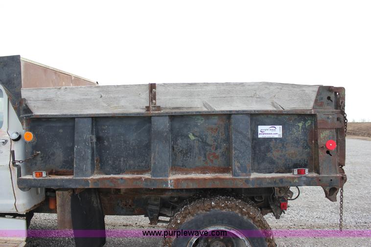 image for item J2269 1972 Ford 600 dump truck