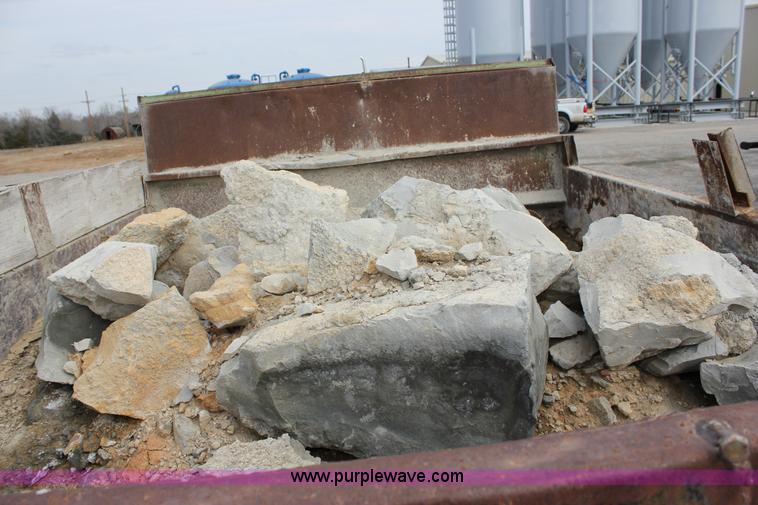 image for item J2269 1972 Ford 600 dump truck