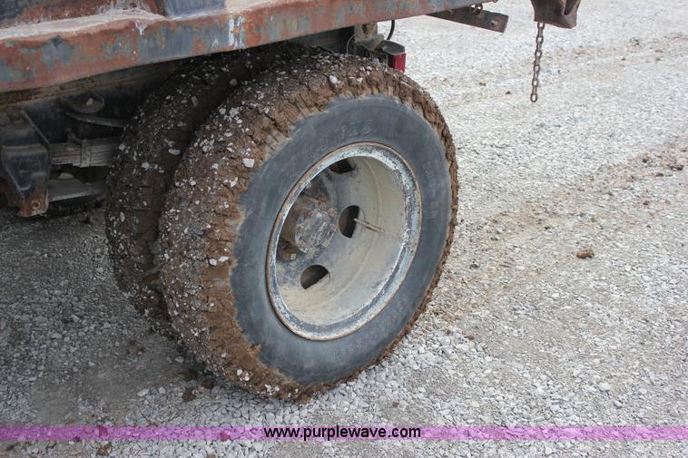 image for item J2269 1972 Ford 600 dump truck