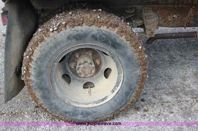 image for item J2269 1972 Ford 600 dump truck