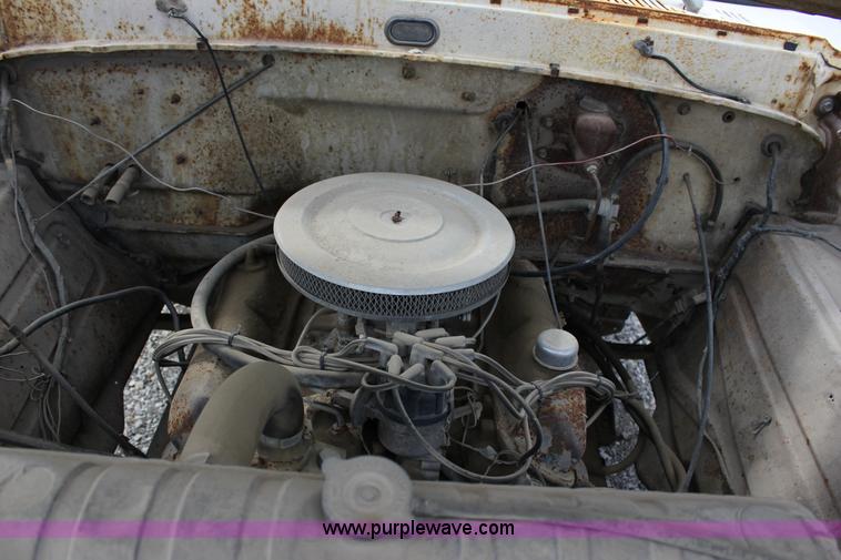 image for item J2269 1972 Ford 600 dump truck