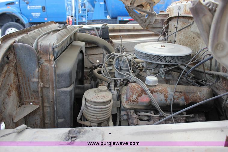 image for item J2269 1972 Ford 600 dump truck