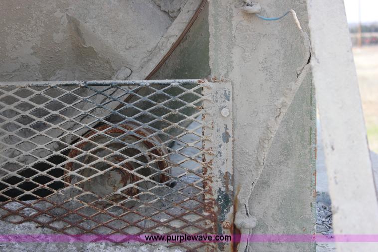 image for item J2270 2000 Mack RD690S rotating drum mixer truck